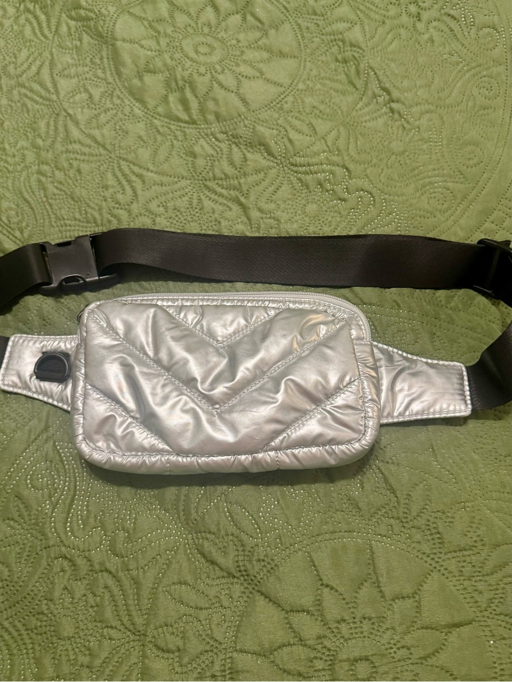 Torrid Stylus Metallic Silver Puffer Belt Bag Fanny Pack - Excellent Condition